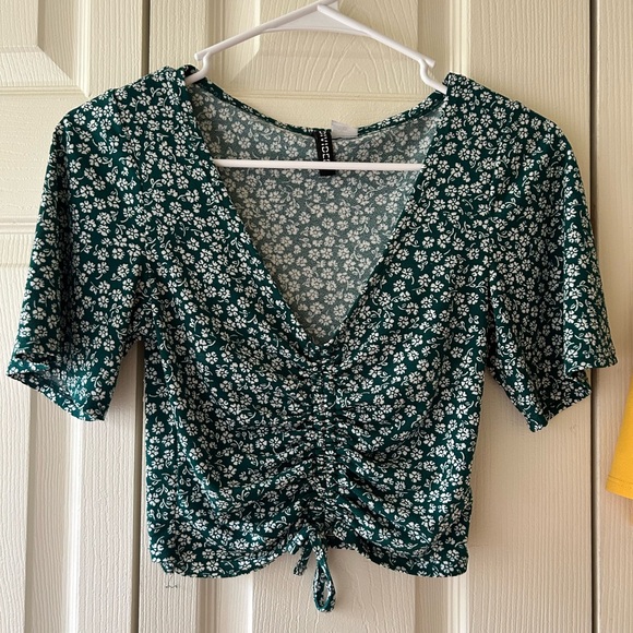 H&M Crop Shirts - Picture 3 of 5